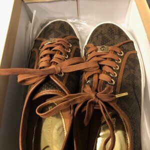 Pre-Owned MK Boerum Sneakers